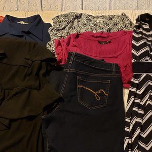 Lot of 33 Women's Clothing Items Size L-XL - Torrid, J. Crew, North Face & more